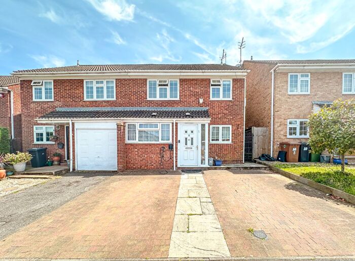 4 Bedroom Semi-Detached House For Sale In The Squirrels, Bushey, WD23