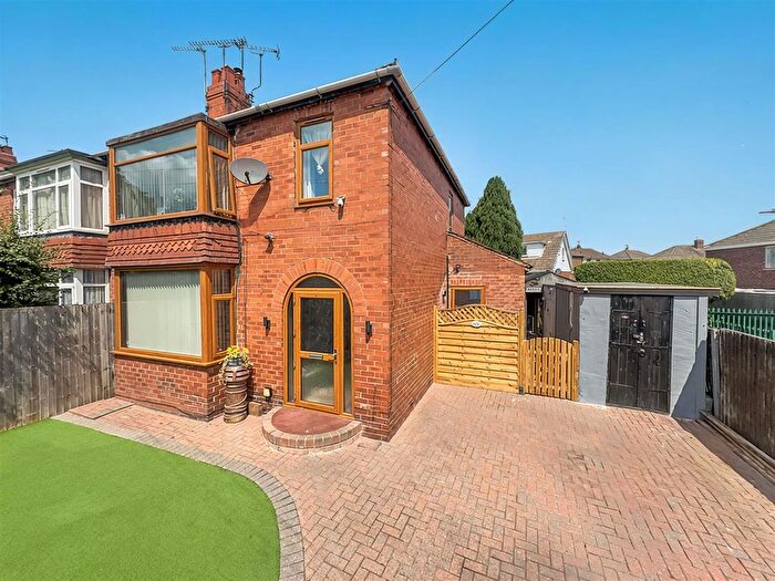 3 Bedroom Semi-Detached House For Sale In Baghill Lane, Pontefract, WF8