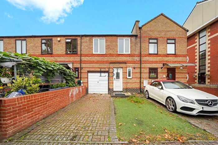 3 Bedroom Terraced House For Sale In Kingfisher Street, Beckton, London, E6
