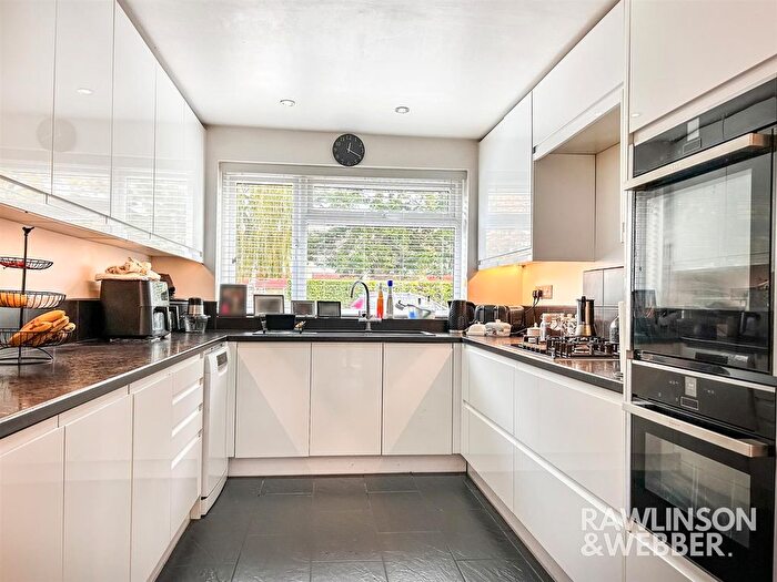 3 Bedroom Town House For Sale In Bedster Gardens, West Molesey, KT8