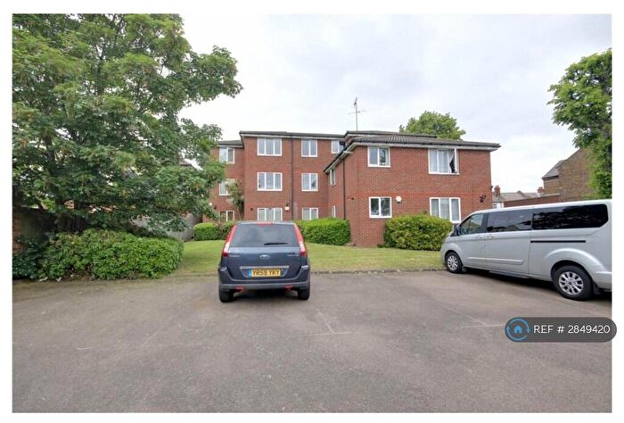 1 Bedroom Flat To Rent In Spicer Court, London, EN1