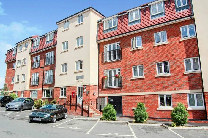 1 Bedroom Flat To Rent In Schoolgate Drive, Morden, SM4