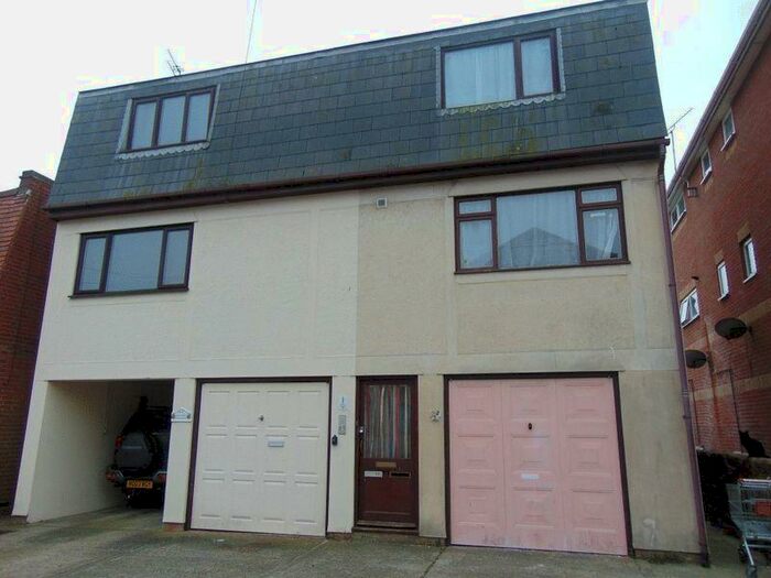 1 Bedroom Flat To Rent In Church Crescent, Clacton-On-Sea, CO15