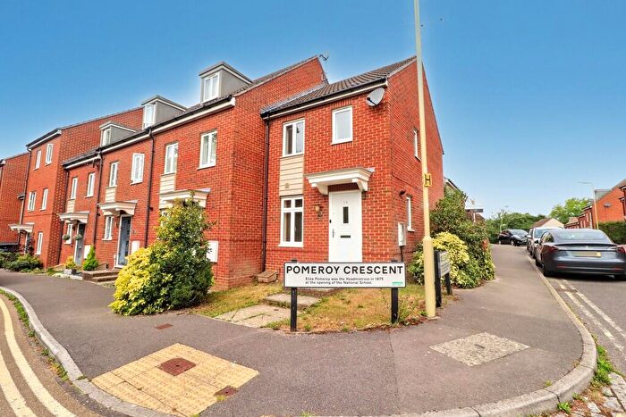 2 Bedroom End Of Terrace House To Rent In Hedge End, Southampton, SO30
