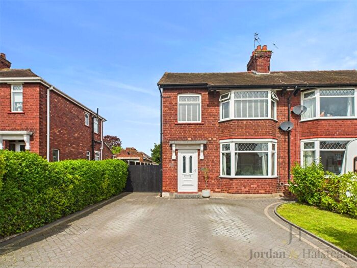 3 Bedroom Semi-Detached House For Sale In Westlands Road, Middlewich, Cheshire, CW10