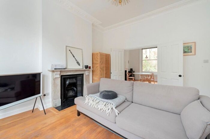 1 Bedroom Flat To Rent In Hetley Road, Shepherds Bush, W12