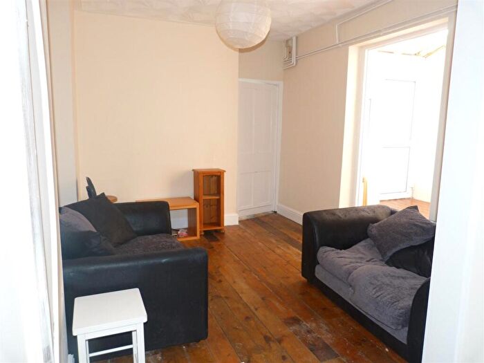 4 Bedroom House To Rent In Coburn Street, Cathays, CF24
