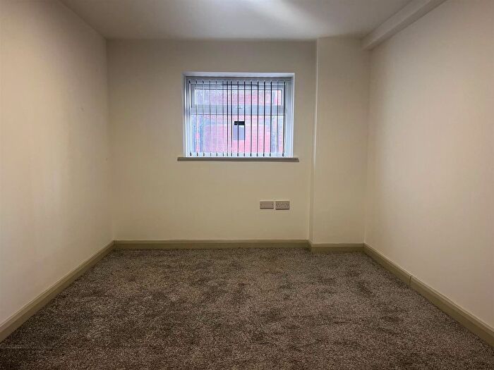 1 Bedroom Flat To Rent In Drake Street, Rochdale, OL16