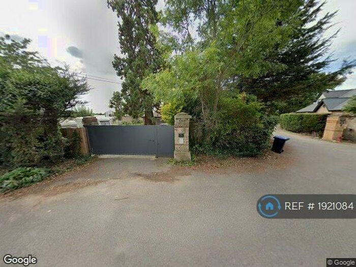 4 Bedroom Bungalow To Rent In Strayfield Road, Enfield, EN2