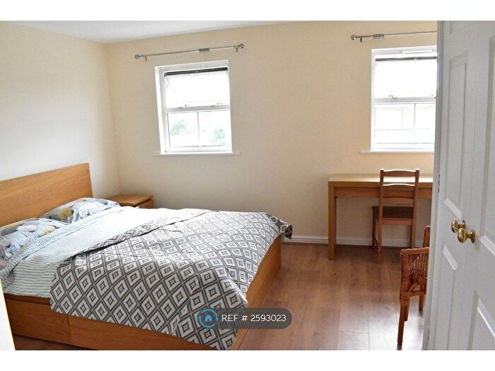 2 Bedroom Flat To Rent In Morley House, London, SE15
