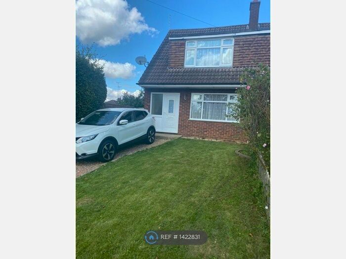3 Bedroom Semi-Detached House To Rent In Bletchley, Bletchley, MK3