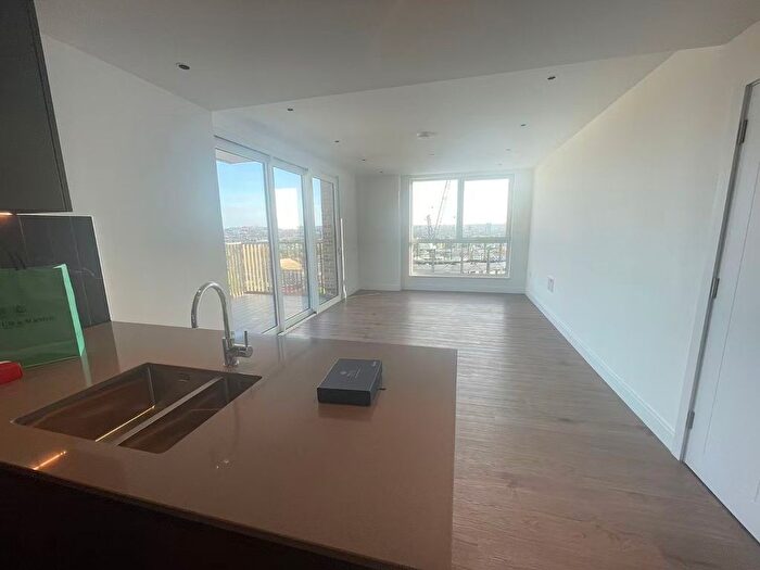 2 Bedroom Flat To Rent In , SE11