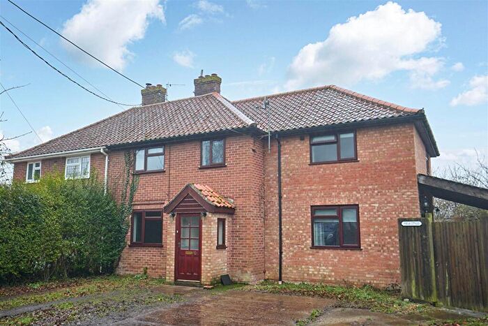 4 Bedroom Semi Detached House For Sale In Starston, Harleston, IP20