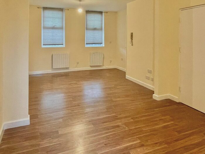 1 Bedroom Studio To Rent In Seaforth Avenue, New Malden, KT3