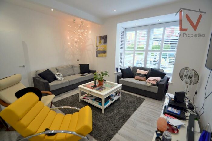 6 Bedroom Terraced House To Rent In Burchett Place, Leeds, West Yorkshire, LS6