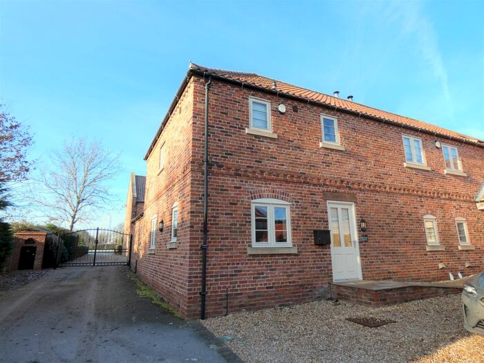 3 Bedroom Semi-Detached House To Rent In Manor Grove, Normanton On Trent, NG23