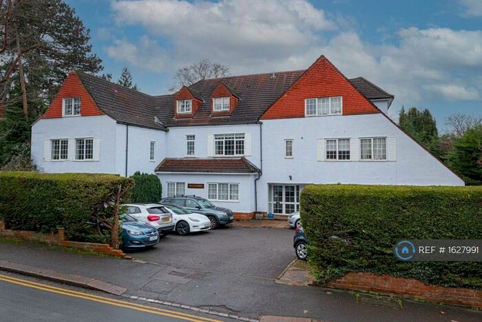 2 Bedroom Flat To Rent In The Devonshires, Epsom, KT17