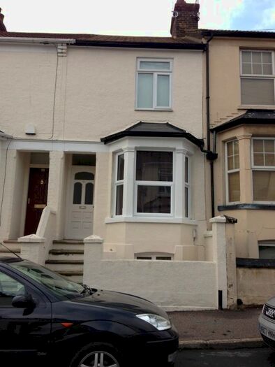 3 Bedroom Terraced House To Rent In Hamilton Road, Gillingham, ME7
