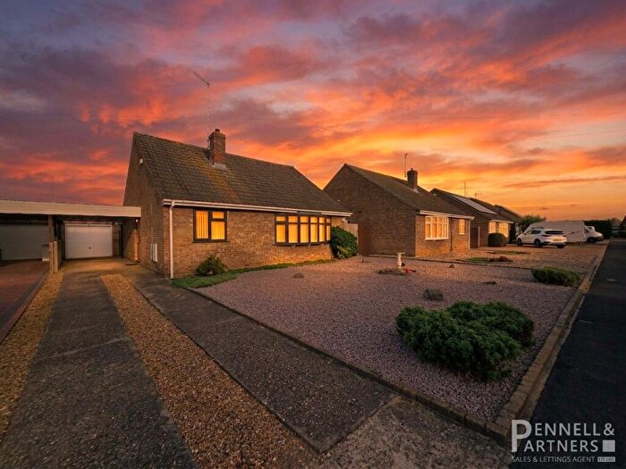 3 Bedroom Bungalow For Sale In Borrowdale Close, Peterborough, PE4