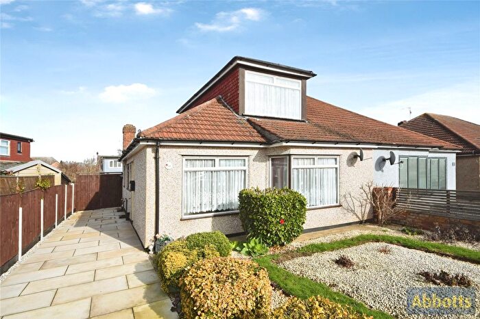 4 Bedroom Bungalow For Sale In Woodcutters Avenue, Leigh-On-Sea, Essex, SS9
