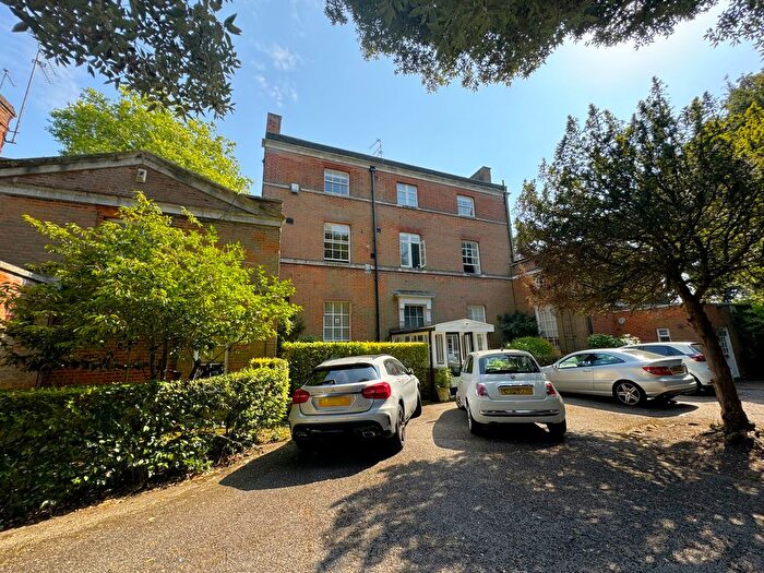3 Bedroom Flat For Sale In Hill House, Stanmore Hill, Stanmore, HA7