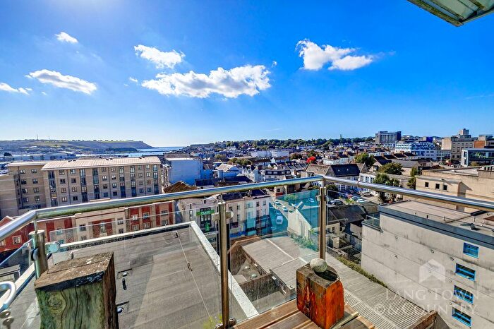 2 Bedroom Flat For Sale In Moon Street, Sutton Harbour, Plymouth, PL4