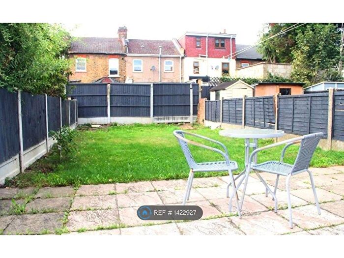 3 Bedroom Terraced House To Rent In Guildford Road, Ilford, IG3