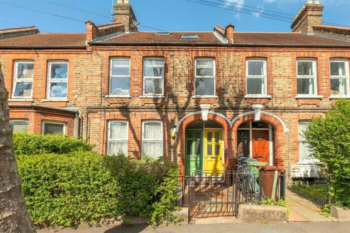 1 Bedroom Flat To Rent In Hawarden Road, Walthamstow, London, E17