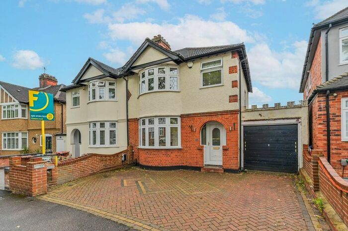 3 Bedroom Terraced House To Rent In Dale View Crescent, Chingford, London, E4