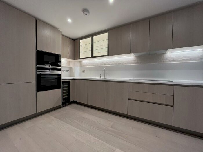 2 Bedroom Flat To Rent In Palmer Road, Battersea, SW11