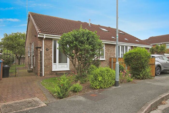2 Bedroom Semi-Detached Bungalow For Sale In Constable Garth, Hedon, Hull, HU12