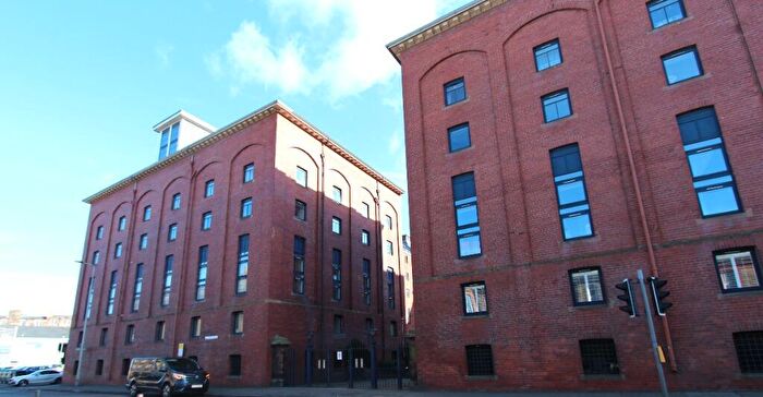 3 Bedroom Flat To Rent In Slateford Road, Slateford, Edinburgh, EH14