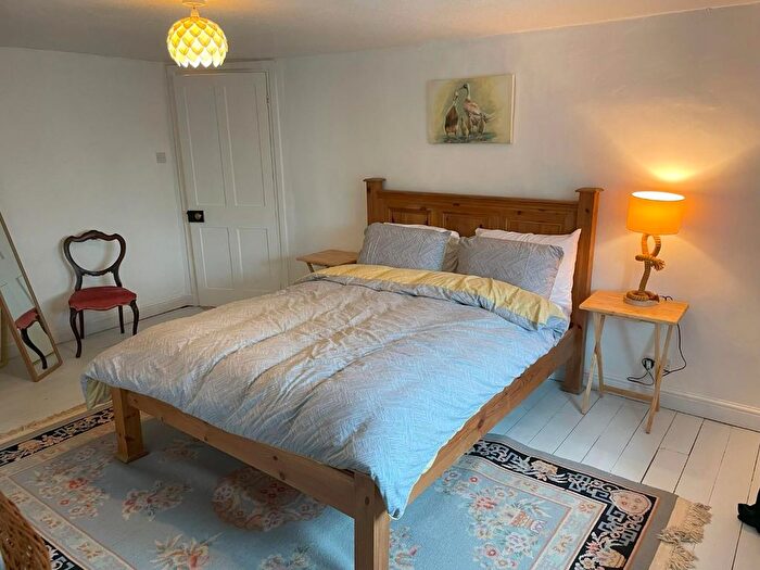 2 Bedroom Cottage For Sale In Milbury Lane, Exminster, Exeter, EX6