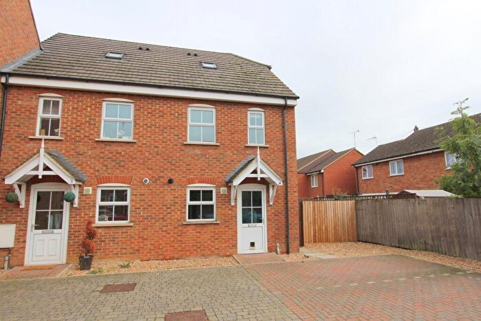 3 Bedroom House To Rent In Guildford Mews, Leighton Buzzard, LU7