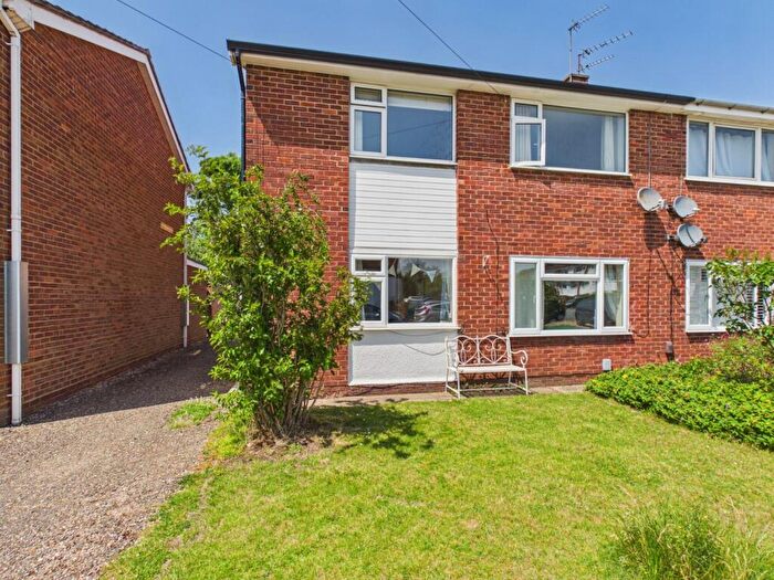 2 Bedroom Apartment For Sale In Fleetwood Close, Chalfont St. Giles, Buckinghamshire, HP8