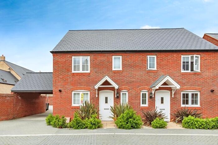 3 Bedroom End Of Terrace House To Rent In Wetherby Road, Bicester, OX26