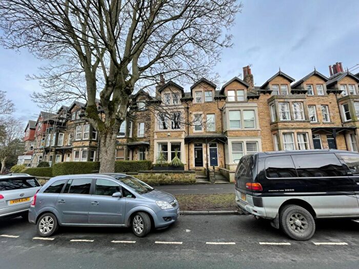 6 Bedroom Terraced House To Rent In Valley Drive, Harrogate, HG2