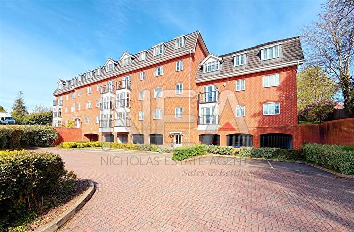 2 Bedroom Flat To Rent In Henley Road, Caversham, Reading, RG4