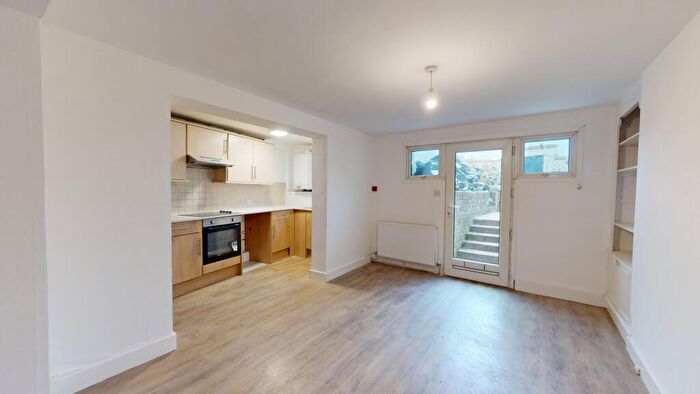 1 Bedroom Flat To Rent In Howard Place, Buckingham, Brighton, BN1