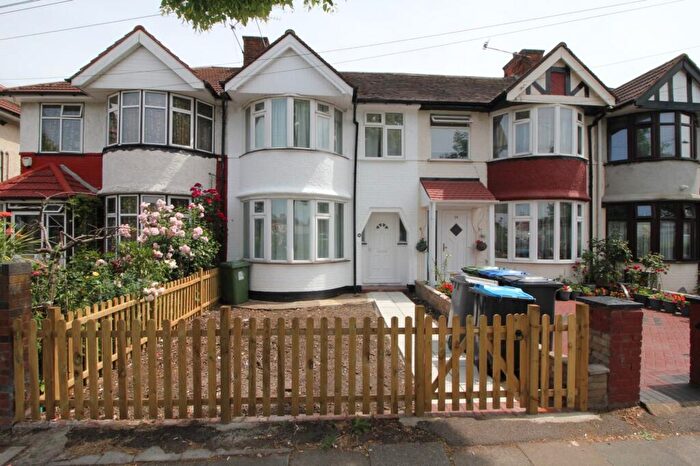 3 Bedroom Terraced House To Rent In Honeypot Lane, London, NW9