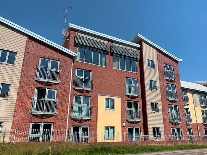 3 Bedroom Flat To Rent In Drapers Fields, Coventry, CV1