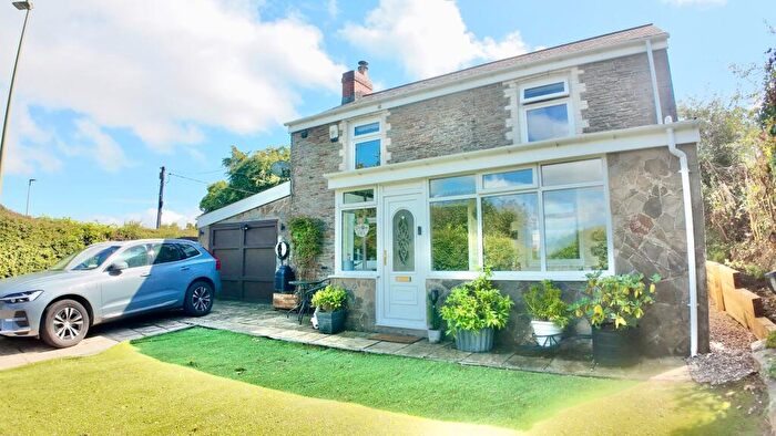 4 Bedroom Detached House For Sale In Penallta Road, Hengoed, CF82