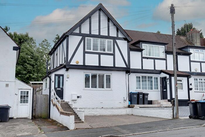 3 Bedroom Semi-Detached House For Sale In The Glade, Coulsdon, CR5