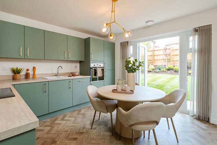 3 Bedroom Semi Detached House For Sale In Glen Road, Oadby, Leicester, LE2