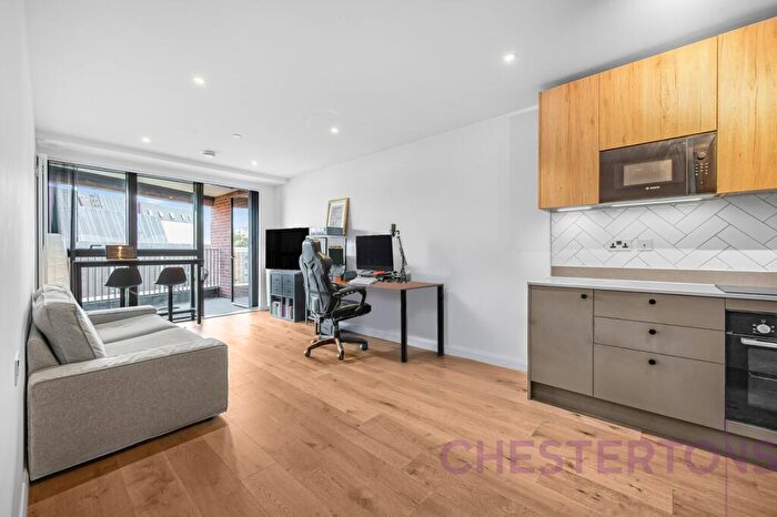 1 Bedroom Flat To Rent In Waters Edge Court, Yeo Street, E3