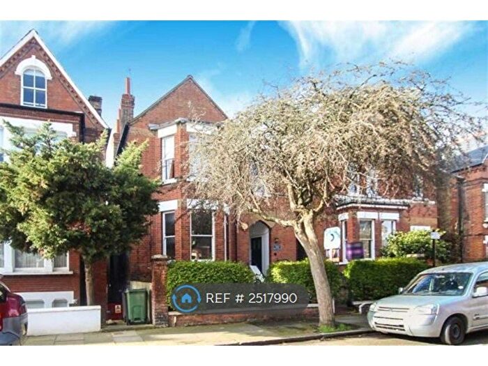 2 Bedroom Flat To Rent In Templar Street, London, SE5