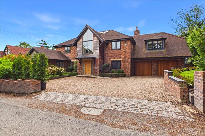 4 Bedroom Detached House For Sale In Green Lane, Pangbourne, Reading, Berkshire, RG8