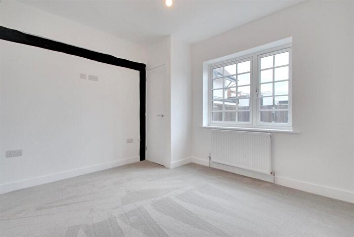 2 Bedroom Flat For Sale In Ferringham Lane, Ferring, Worthing, BN12