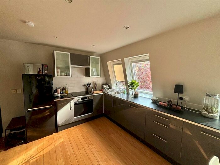 1 Bedroom Flat To Rent In Surbiton Road, Kingston Upon Thames, KT1