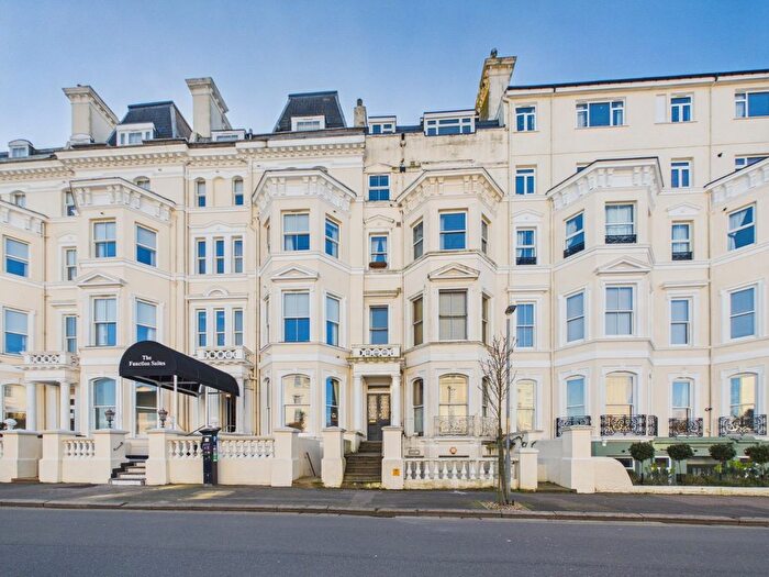 2 Bedroom Flat For Sale In Clifton Gardens, Folkestone, Kent, CT20